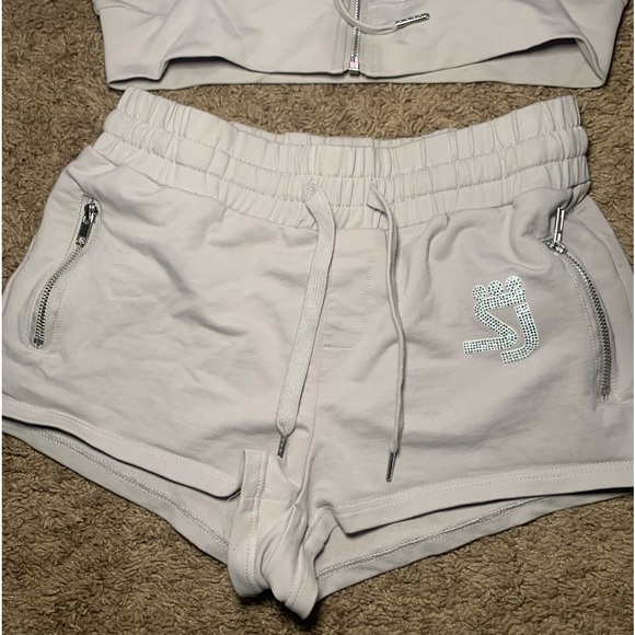 Shane Justin Hoodie Short Set - Picture 6 of 6